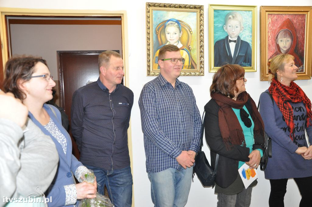 Dziecięce portrety w szubińskiej Galerii Plama's