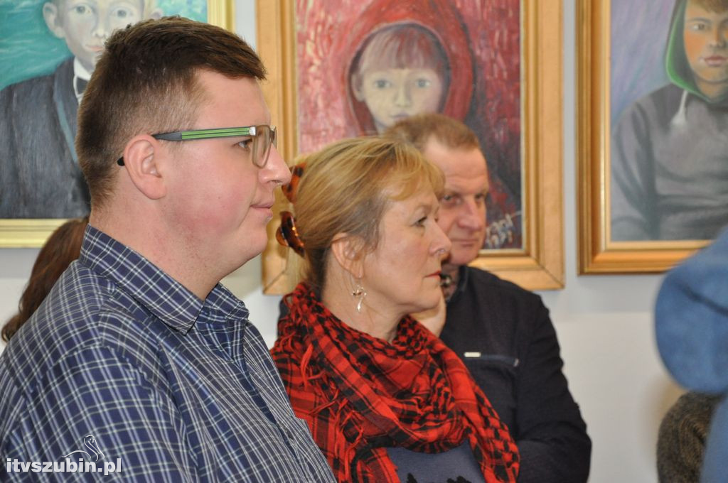 Dziecięce portrety w szubińskiej Galerii Plama's
