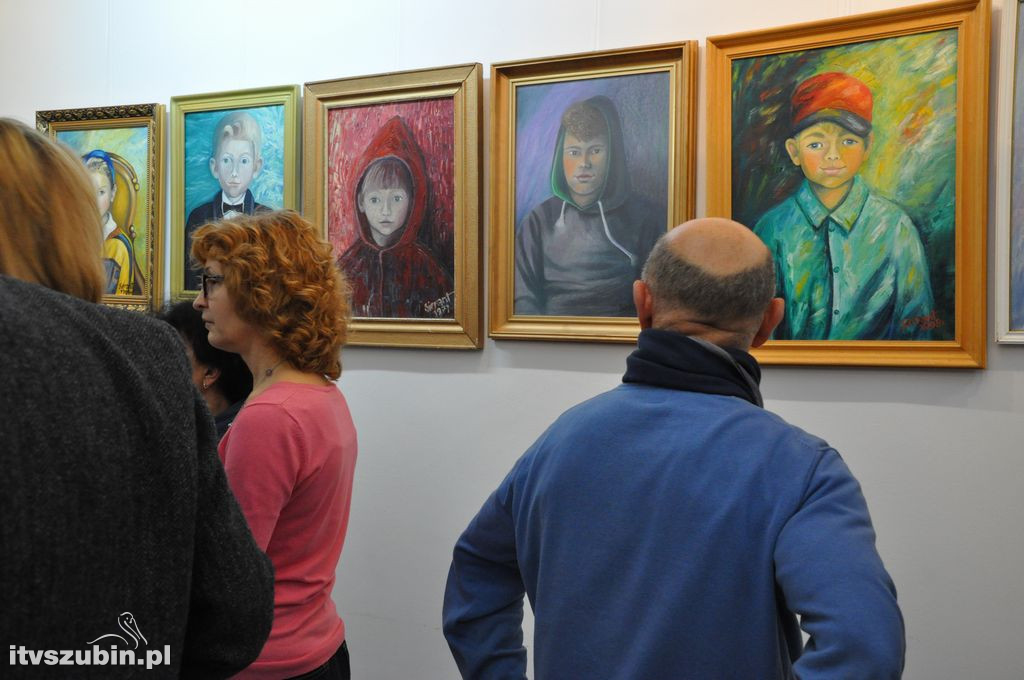 Dziecięce portrety w szubińskiej Galerii Plama's
