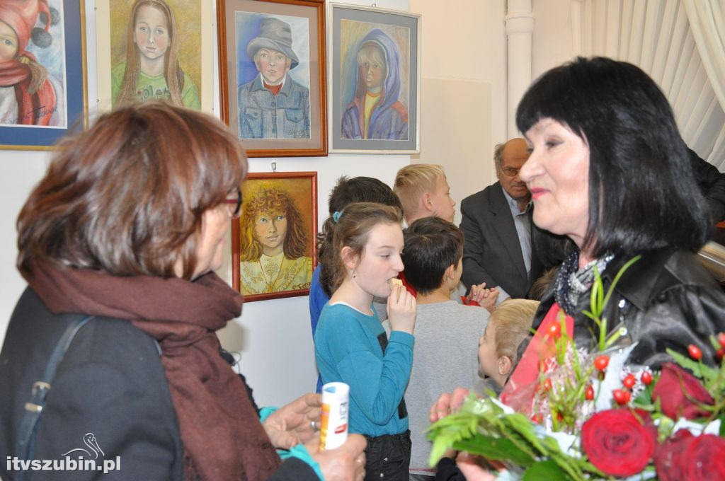 Dziecięce portrety w szubińskiej Galerii Plama's