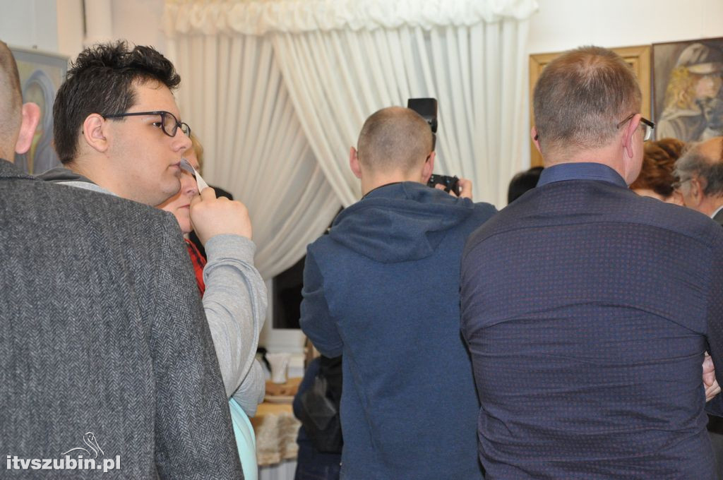 Dziecięce portrety w szubińskiej Galerii Plama's