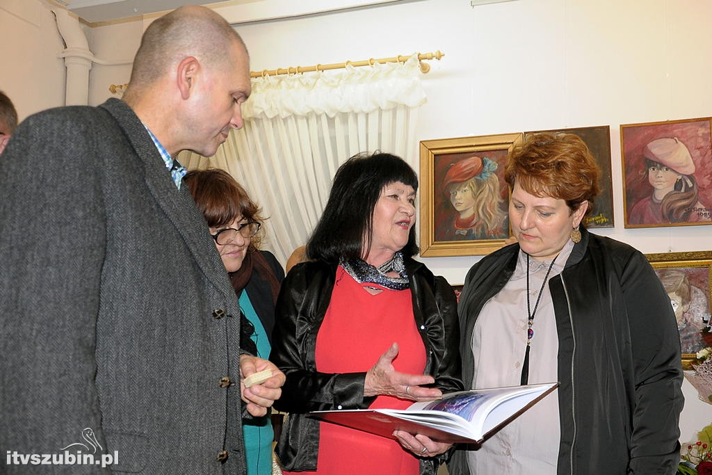 Dziecięce portrety w szubińskiej Galerii Plama's