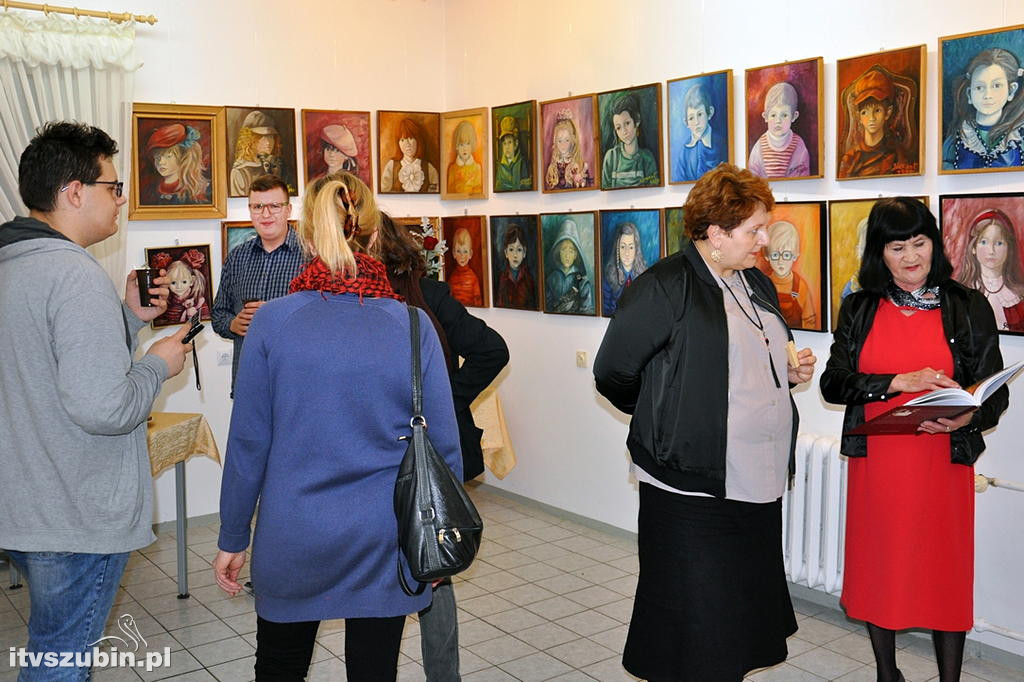 Dziecięce portrety w szubińskiej Galerii Plama's