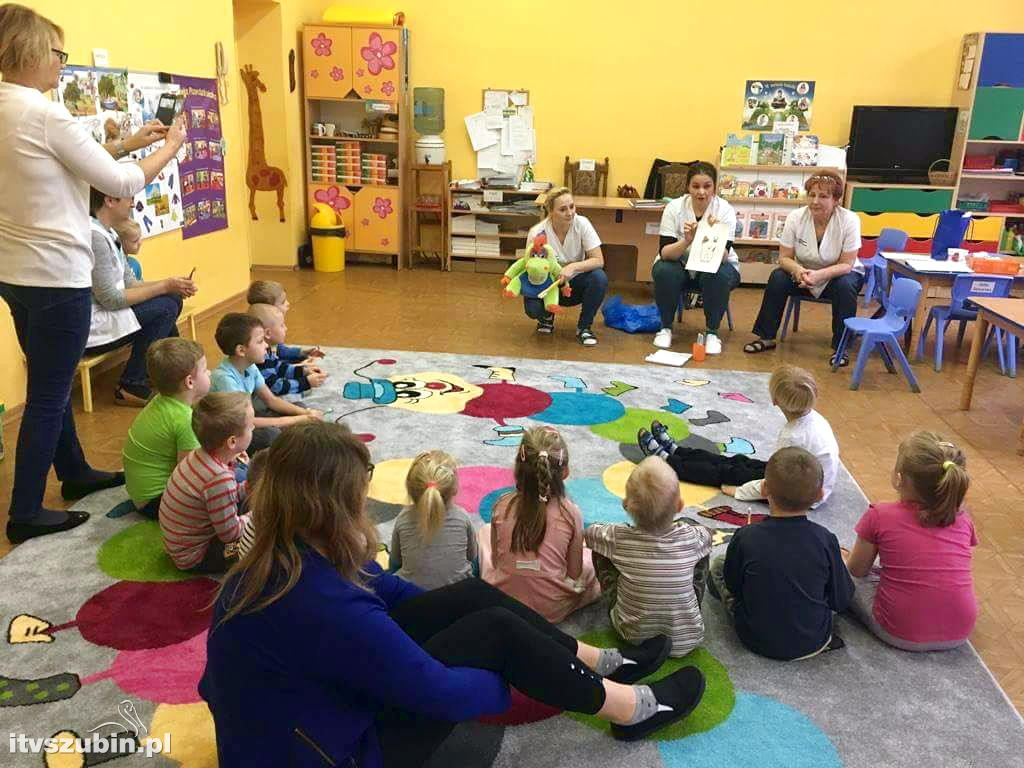 Spotkanie przedszkolaków z higienistkami stomatologicznymi