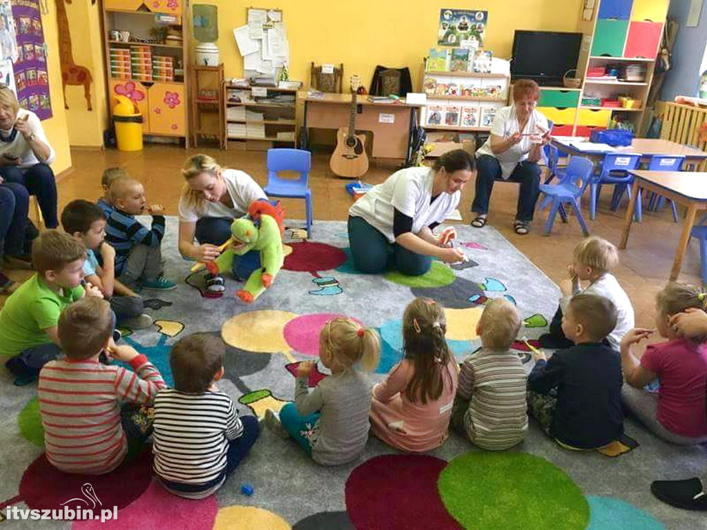 Spotkanie przedszkolaków z higienistkami stomatologicznymi