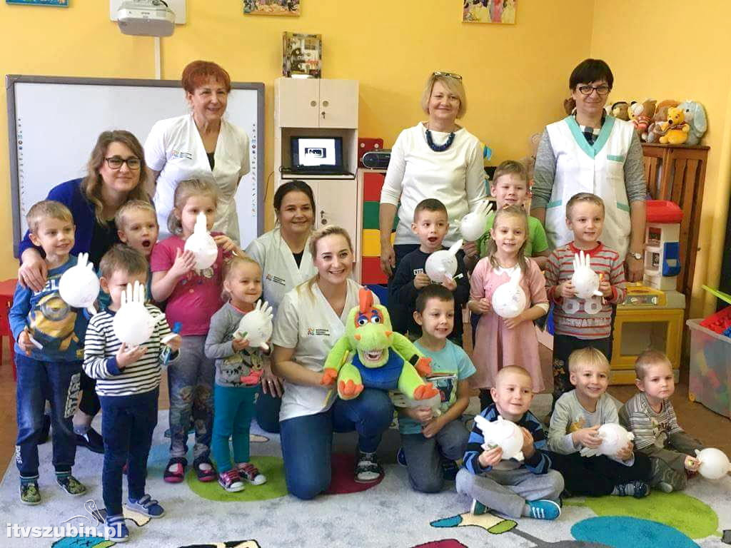 Spotkanie przedszkolaków z higienistkami stomatologicznymi
