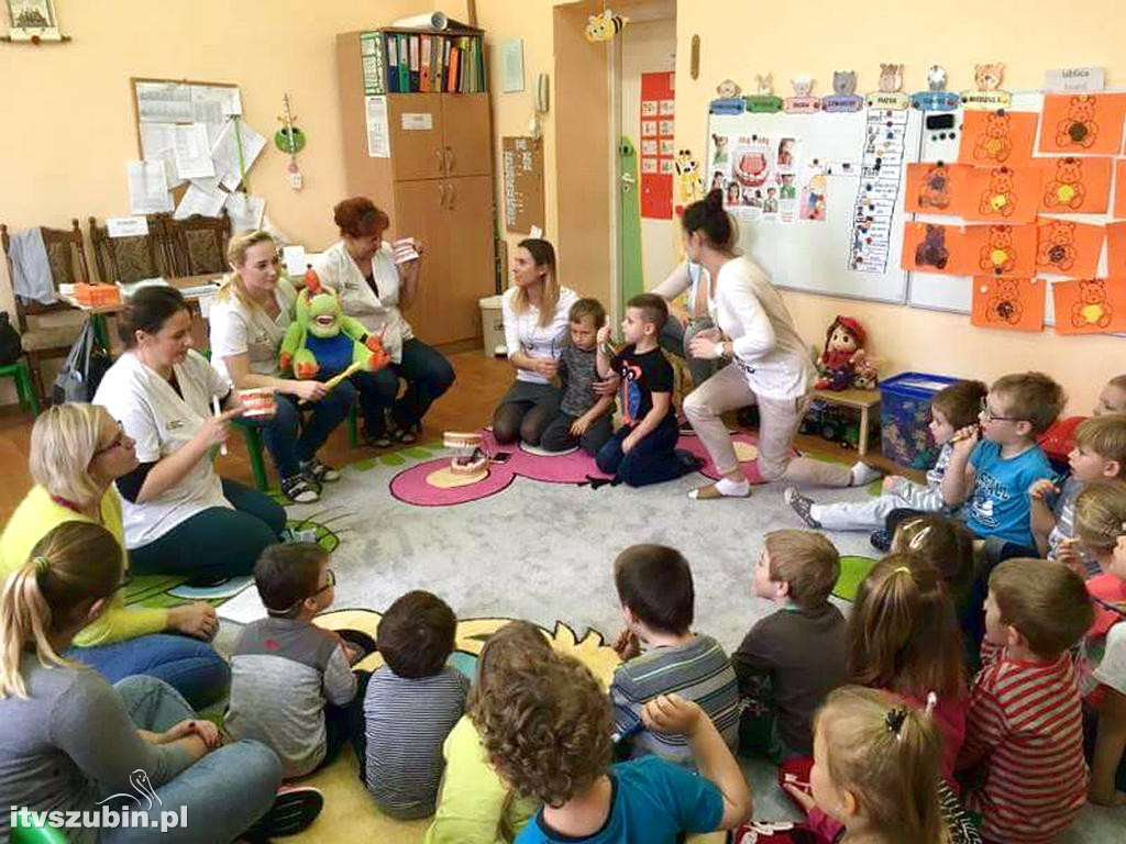 Spotkanie przedszkolaków z higienistkami stomatologicznymi