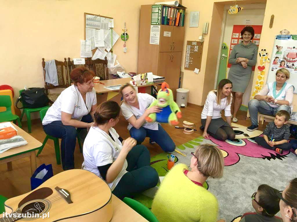 Spotkanie przedszkolaków z higienistkami stomatologicznymi