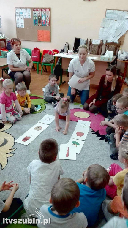 Spotkanie przedszkolaków z higienistkami stomatologicznymi