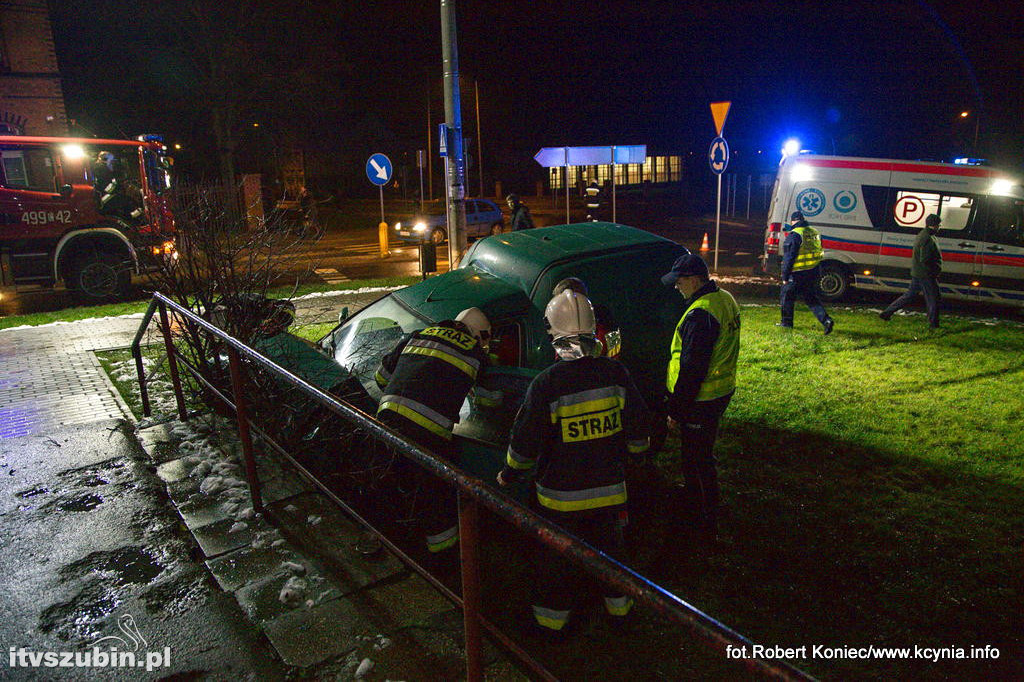 Pierwszy wypadek na rondzie w Kcyni.