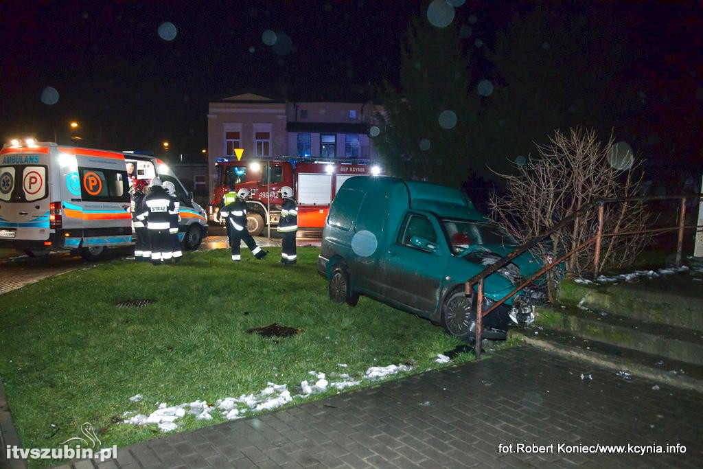 Pierwszy wypadek na rondzie w Kcyni.