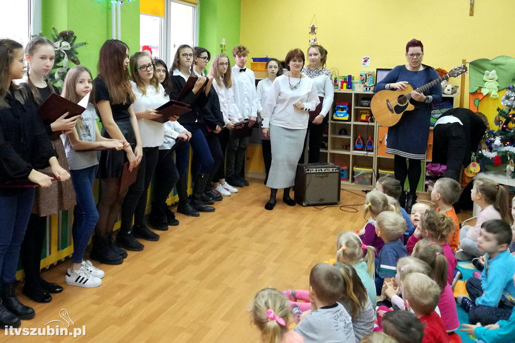 Koncert świąteczny w PS 3 Szubin