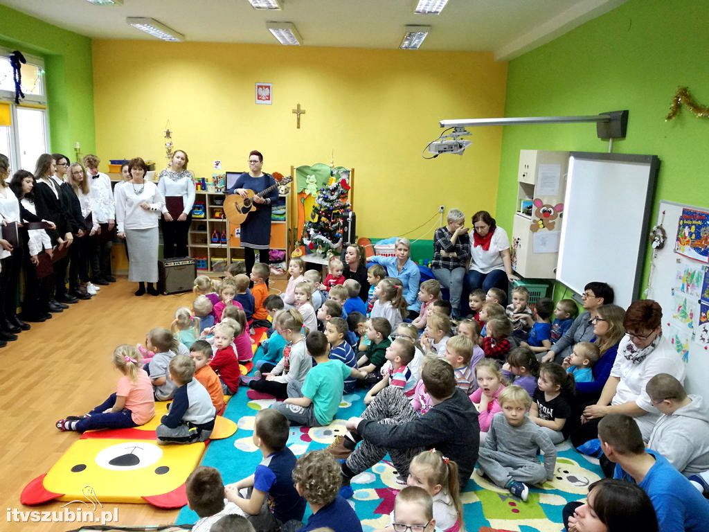 Koncert świąteczny w PS 3 Szubin