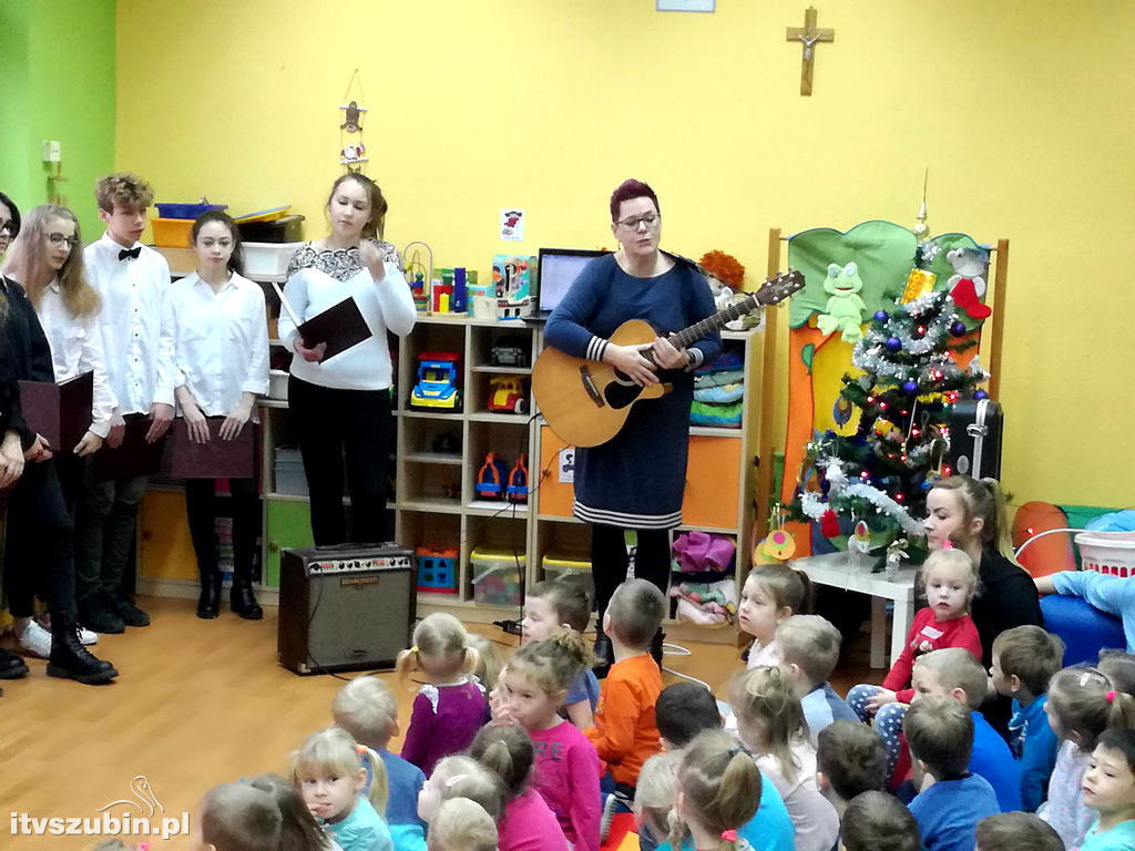 Koncert świąteczny w PS 3 Szubin
