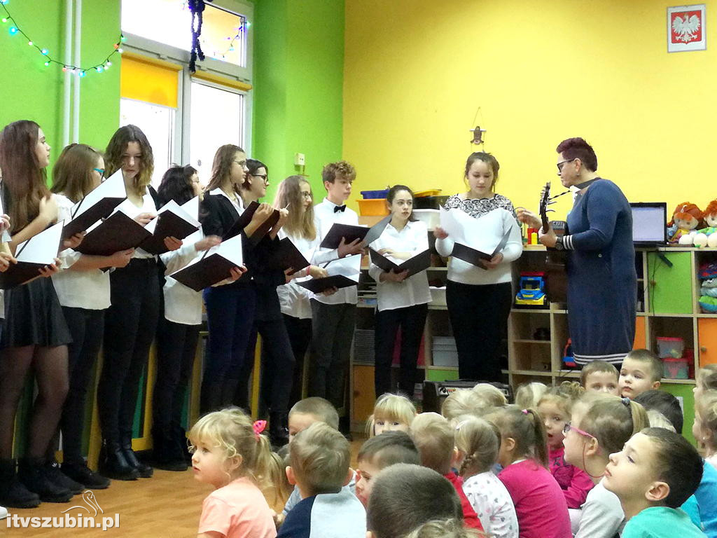 Koncert świąteczny w PS 3 Szubin