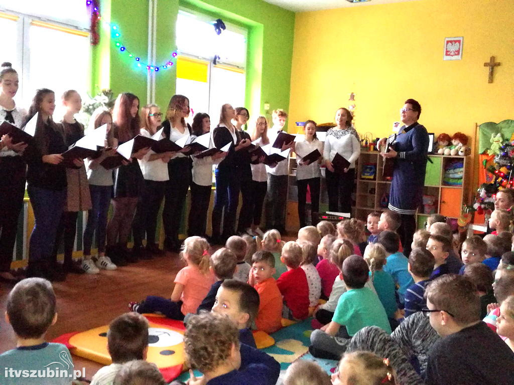 Koncert świąteczny w PS 3 Szubin