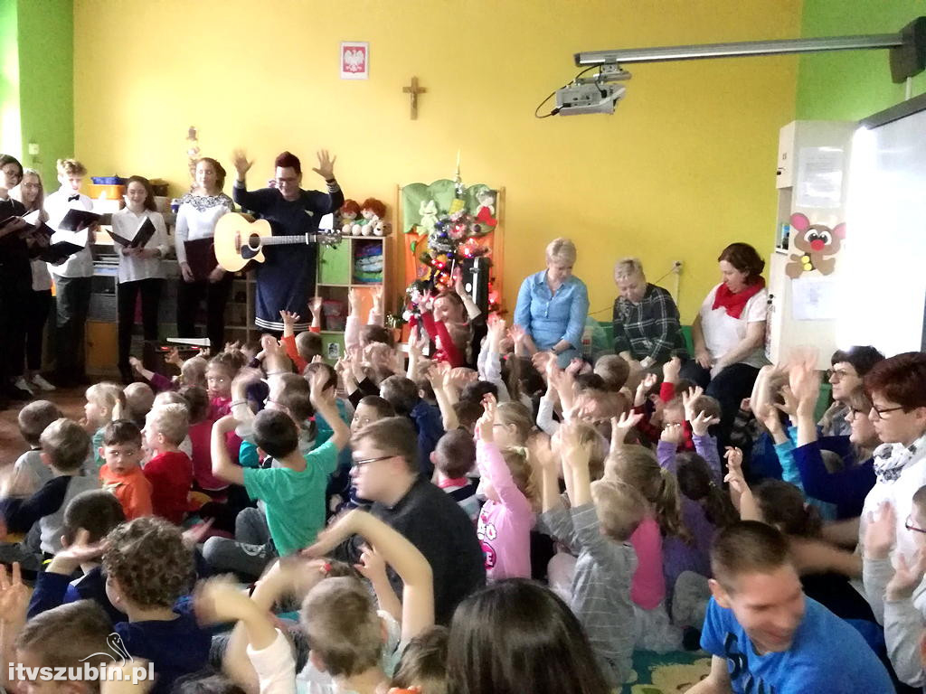 Koncert świąteczny w PS 3 Szubin