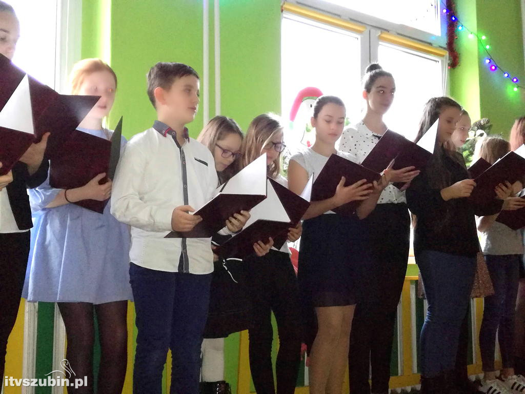 Koncert świąteczny w PS 3 Szubin