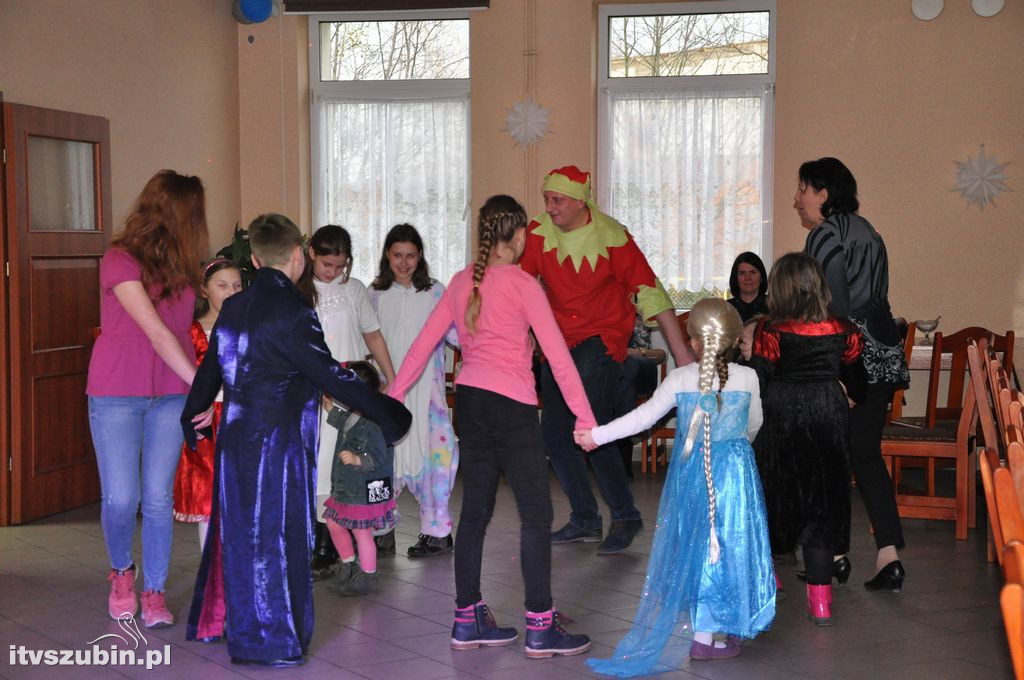 Bal karnawałowy dla dzieci w świetlicy w Królikowie