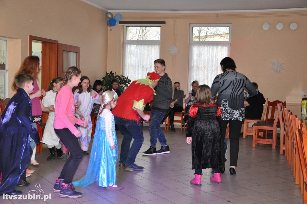 Bal karnawałowy dla dzieci w świetlicy w Królikowie