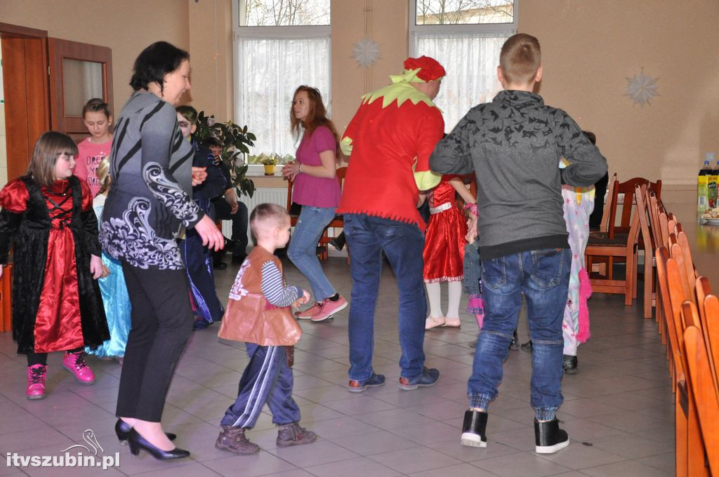 Bal karnawałowy dla dzieci w świetlicy w Królikowie