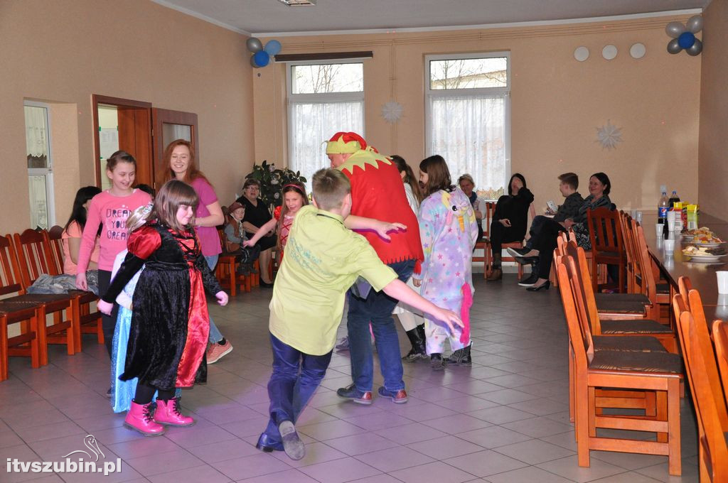 Bal karnawałowy dla dzieci w świetlicy w Królikowie