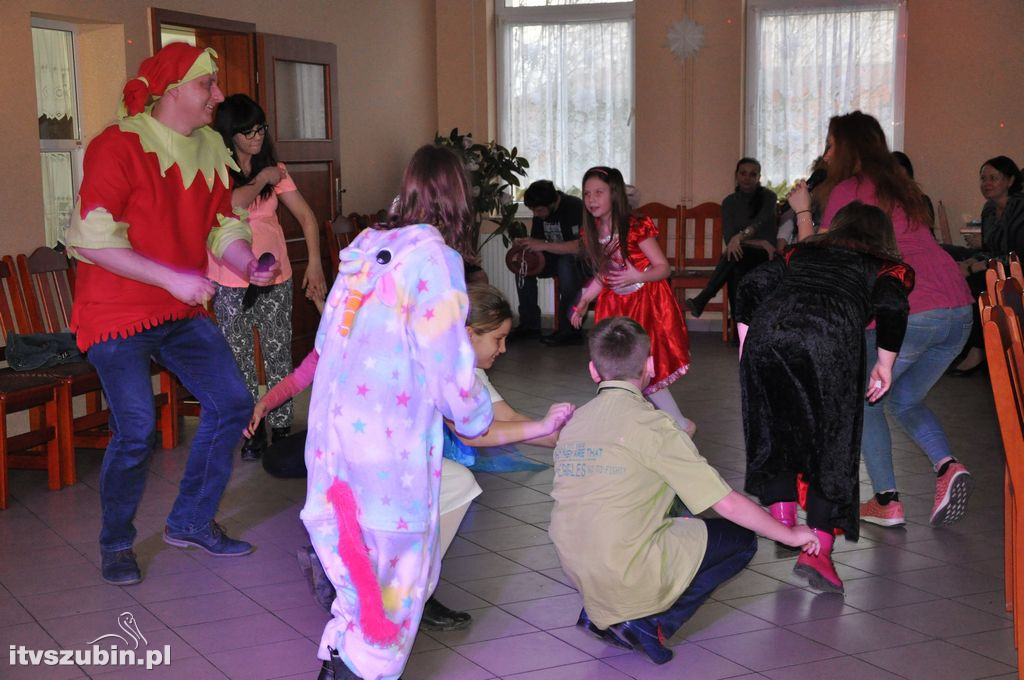 Bal karnawałowy dla dzieci w świetlicy w Królikowie
