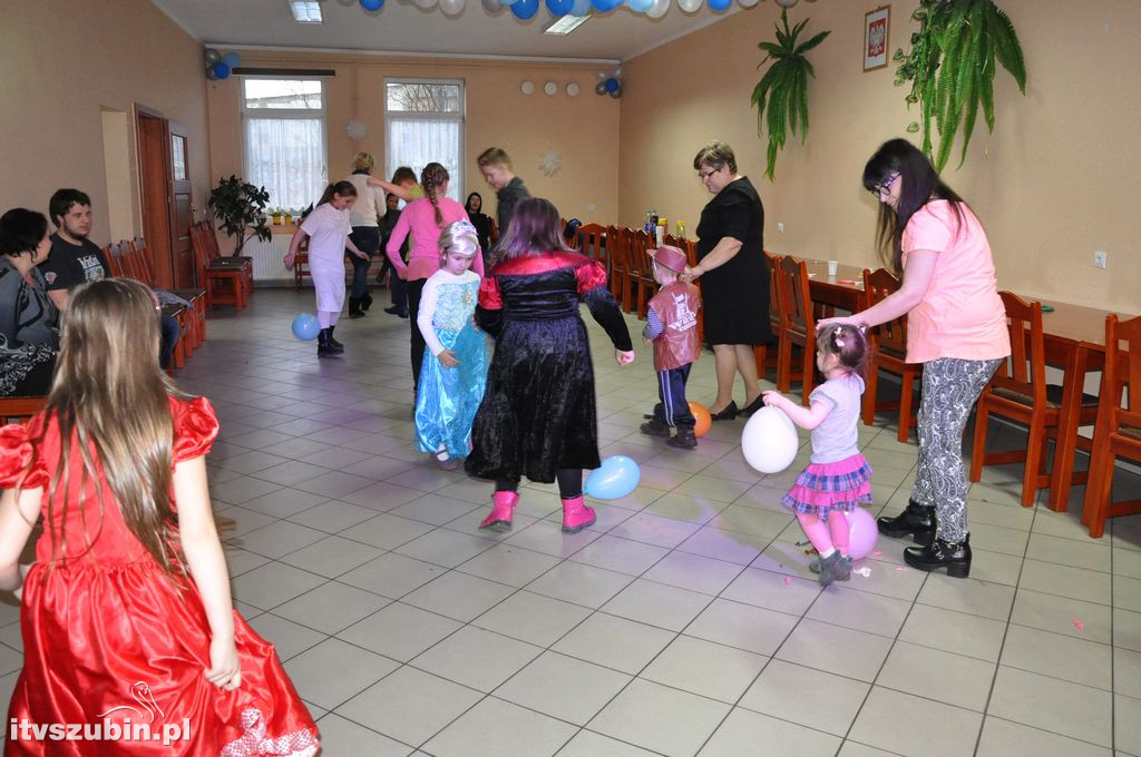 Bal karnawałowy dla dzieci w świetlicy w Królikowie