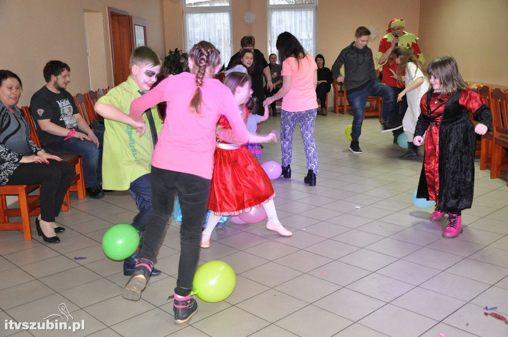 Bal karnawałowy dla dzieci w świetlicy w Królikowie