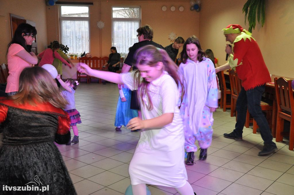 Bal karnawałowy dla dzieci w świetlicy w Królikowie