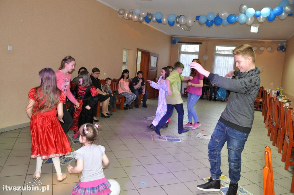 Bal karnawałowy dla dzieci w świetlicy w Królikowie