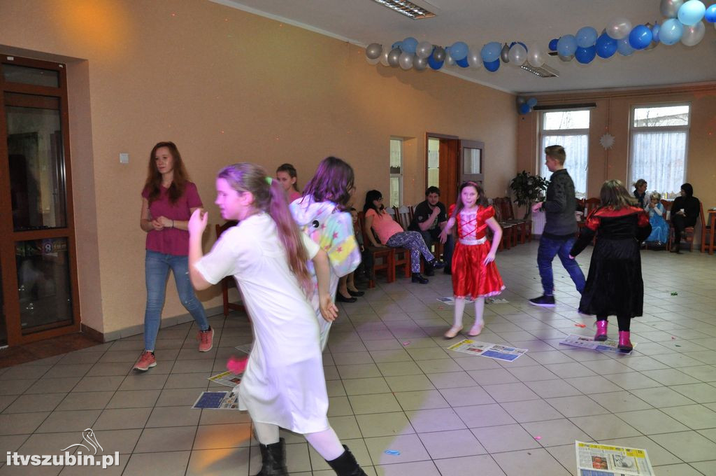 Bal karnawałowy dla dzieci w świetlicy w Królikowie
