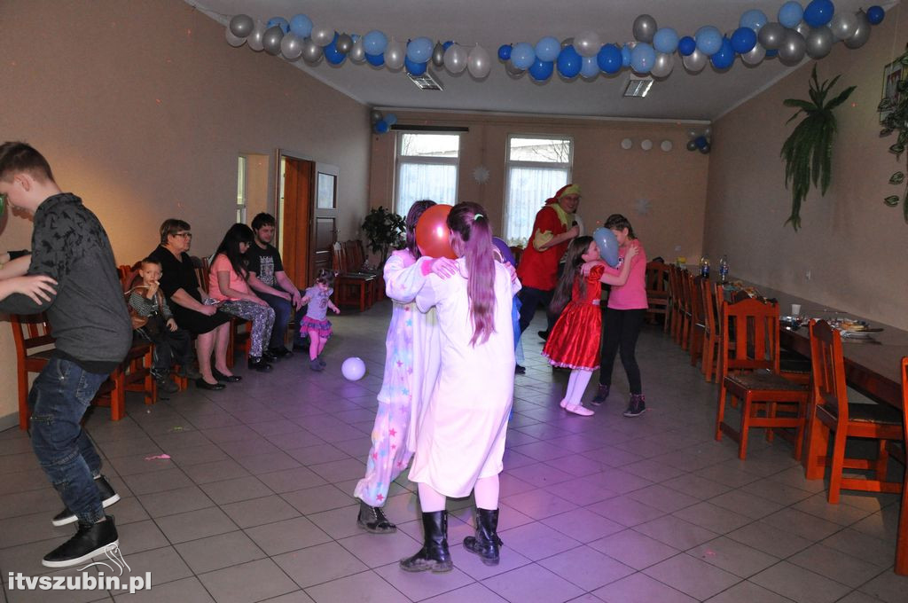 Bal karnawałowy dla dzieci w świetlicy w Królikowie