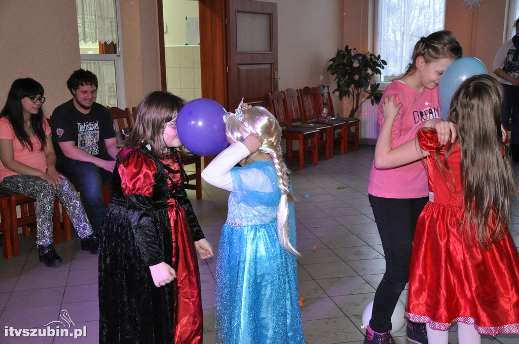 Bal karnawałowy dla dzieci w świetlicy w Królikowie
