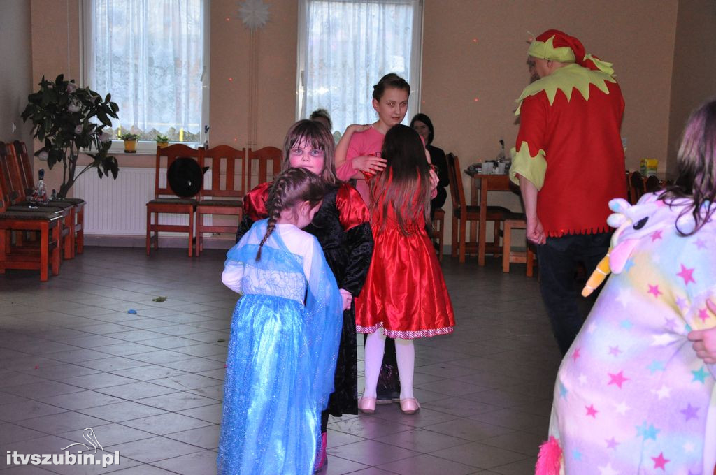 Bal karnawałowy dla dzieci w świetlicy w Królikowie