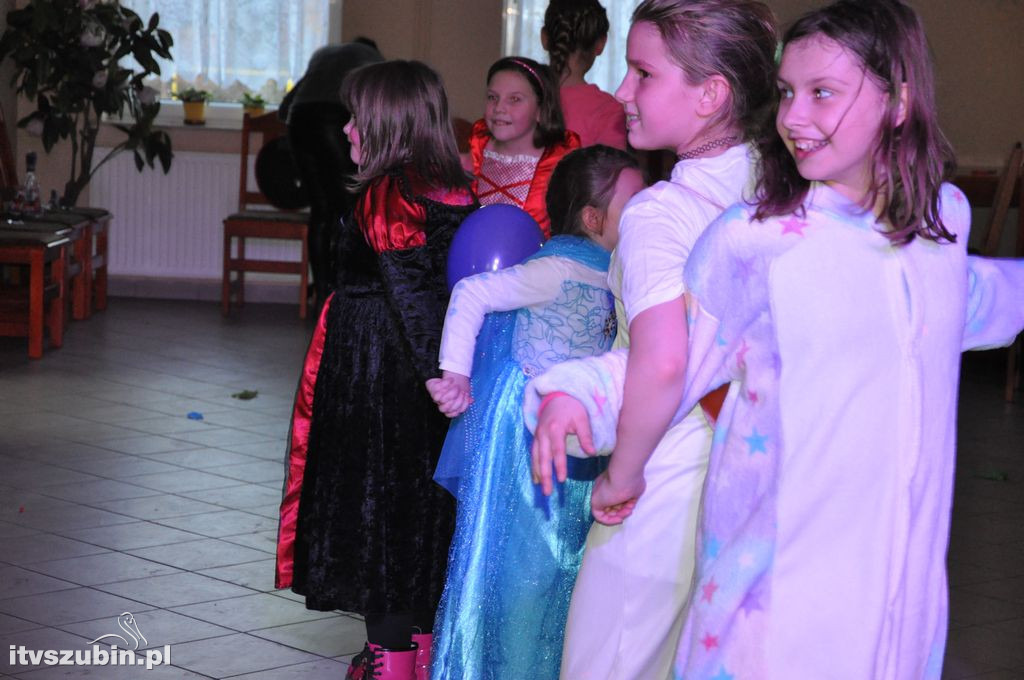 Bal karnawałowy dla dzieci w świetlicy w Królikowie