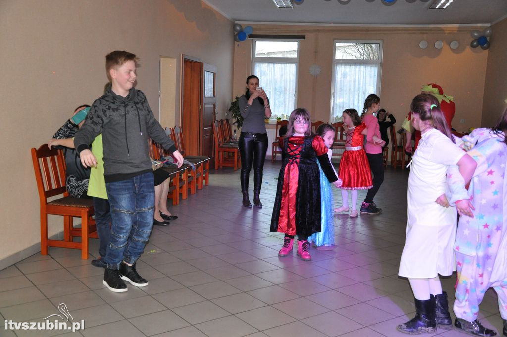 Bal karnawałowy dla dzieci w świetlicy w Królikowie