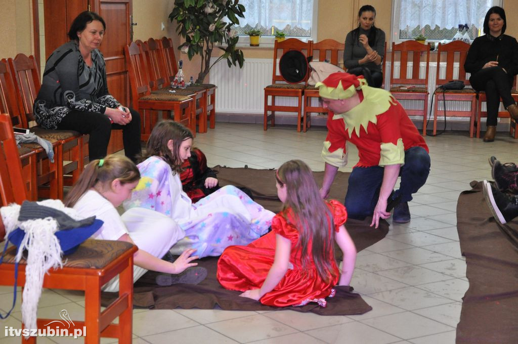 Bal karnawałowy dla dzieci w świetlicy w Królikowie