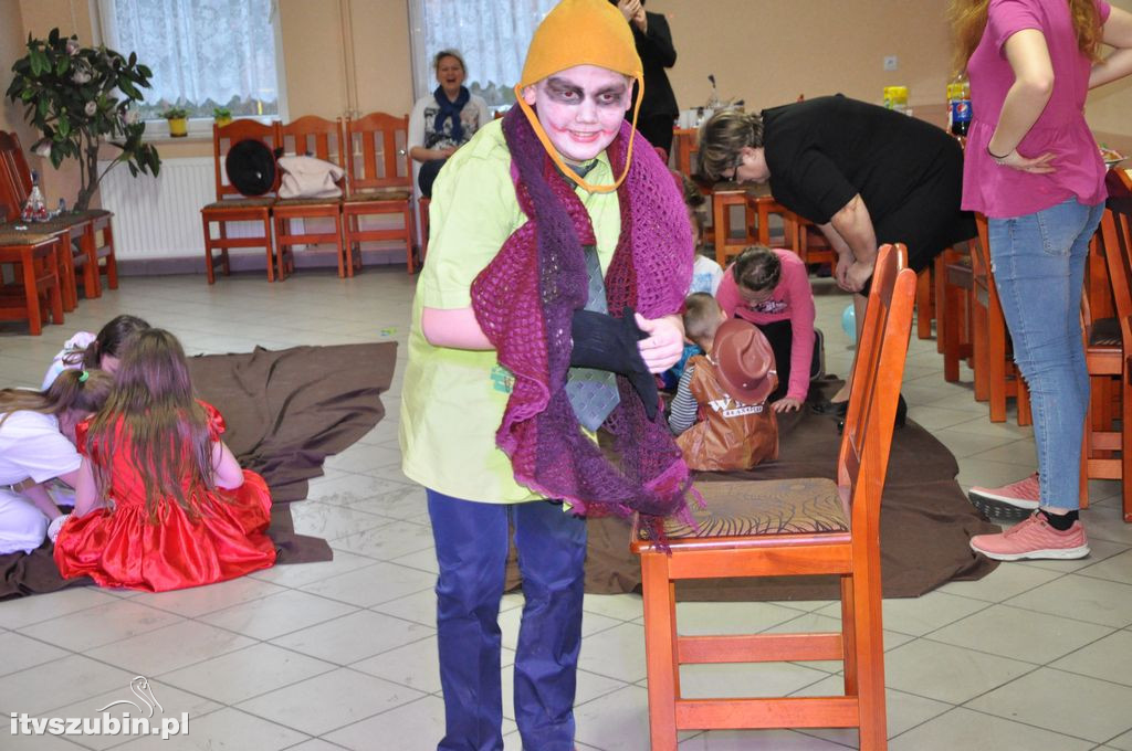 Bal karnawałowy dla dzieci w świetlicy w Królikowie