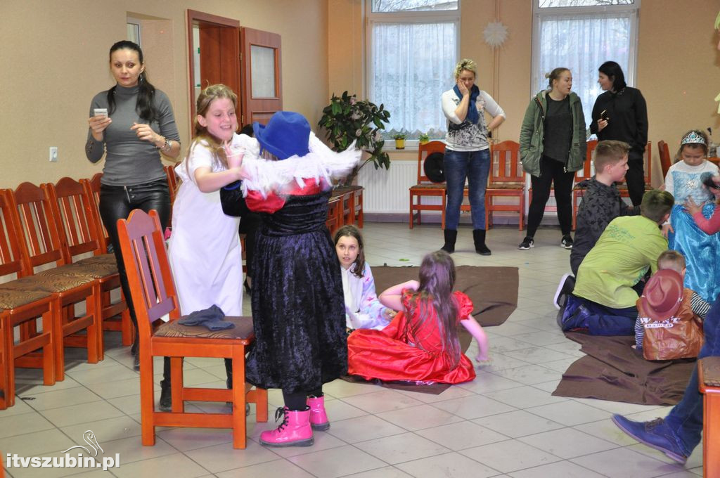 Bal karnawałowy dla dzieci w świetlicy w Królikowie
