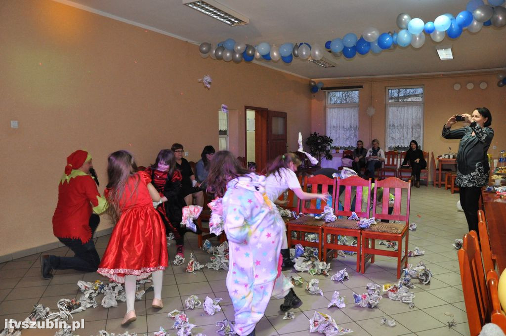 Bal karnawałowy dla dzieci w świetlicy w Królikowie