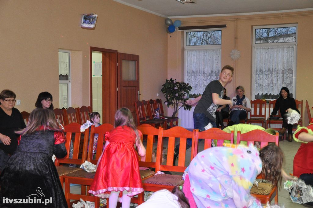 Bal karnawałowy dla dzieci w świetlicy w Królikowie
