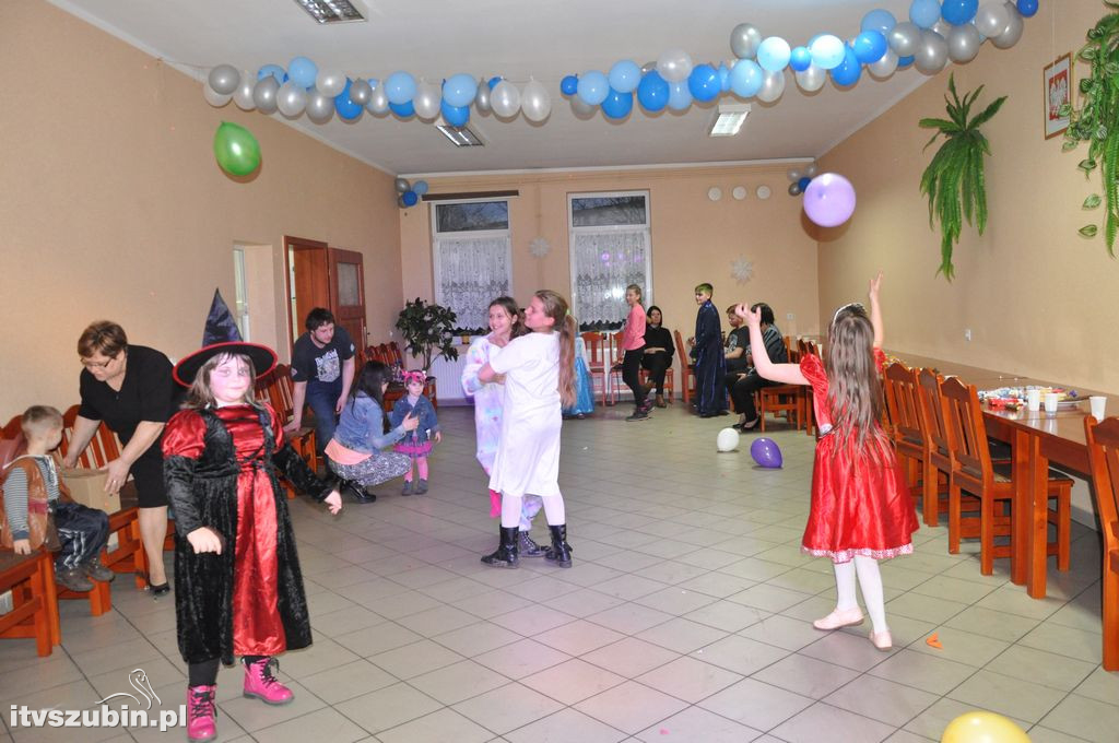 Bal karnawałowy dla dzieci w świetlicy w Królikowie