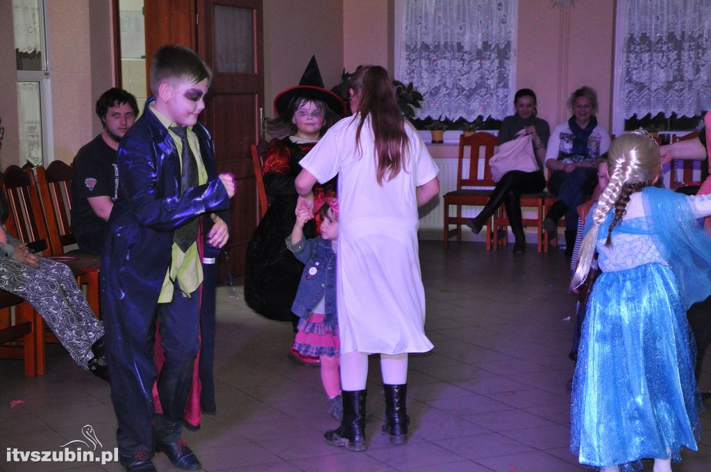Bal karnawałowy dla dzieci w świetlicy w Królikowie
