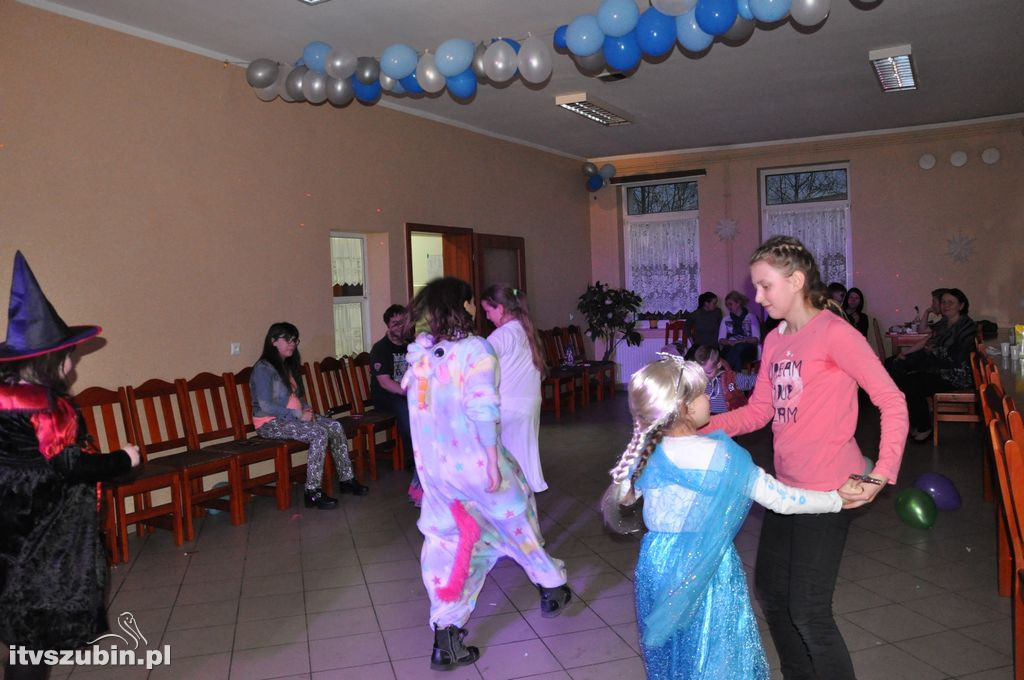 Bal karnawałowy dla dzieci w świetlicy w Królikowie