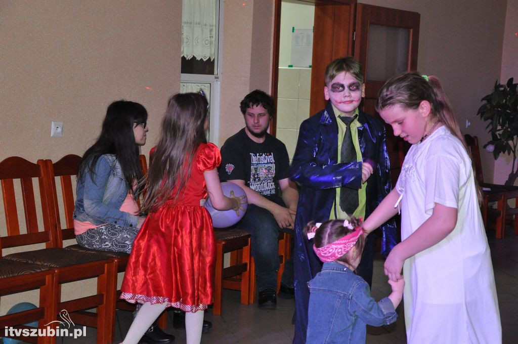 Bal karnawałowy dla dzieci w świetlicy w Królikowie