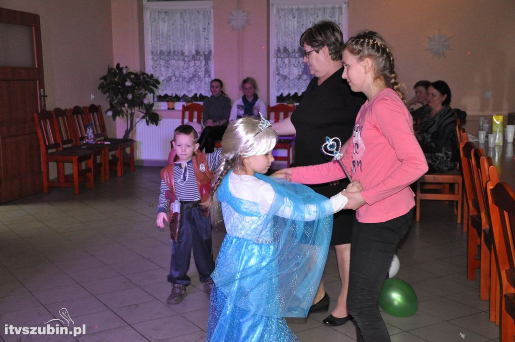 Bal karnawałowy dla dzieci w świetlicy w Królikowie