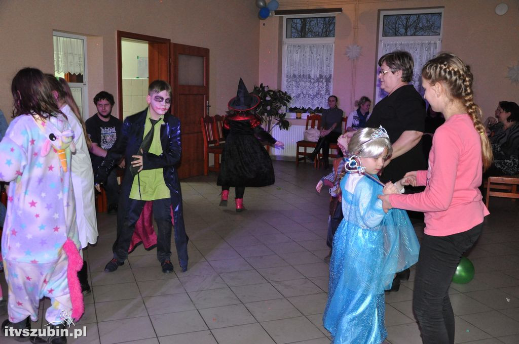 Bal karnawałowy dla dzieci w świetlicy w Królikowie