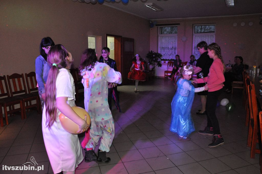 Bal karnawałowy dla dzieci w świetlicy w Królikowie