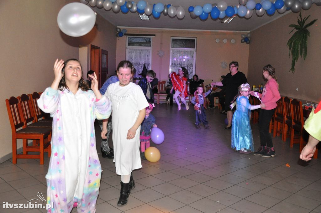 Bal karnawałowy dla dzieci w świetlicy w Królikowie